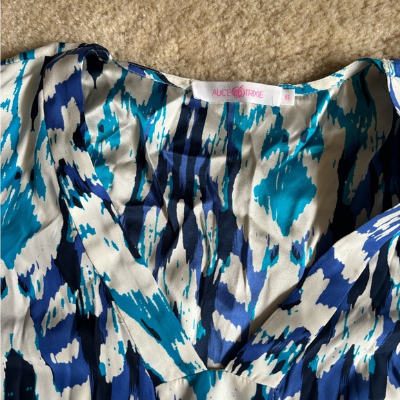 Alice & Trixie XS Blue Multi Shift Dress - Picture 2 of 4